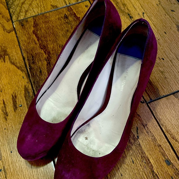 "Step Out in Style: Gorgeous Burgundy Suede Stuart Weitzman Shoes!" - Picture 1 of 5